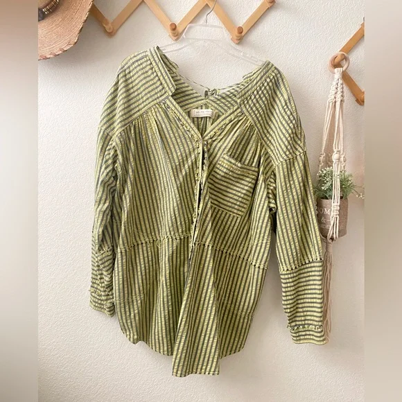 We The Free - One Of The Boys Tunic size M EUC - Picture 3 of 4